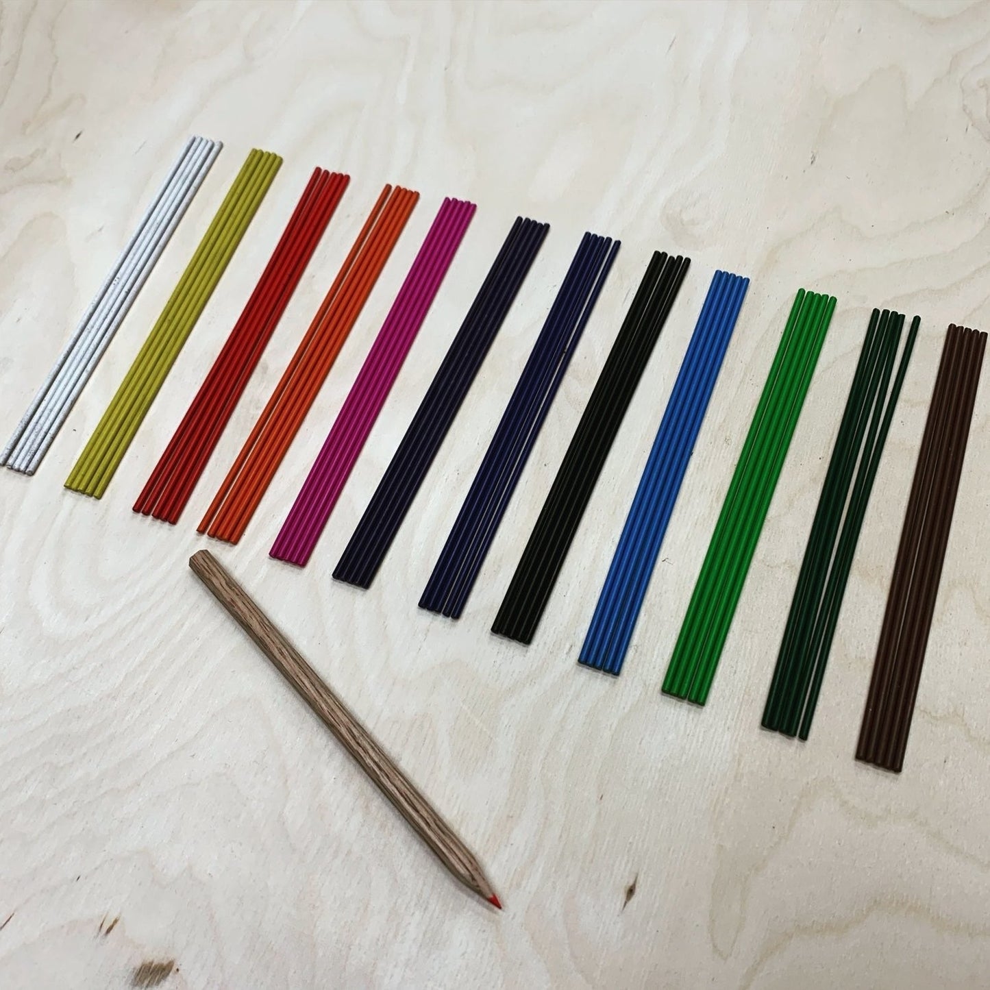 24 Colors High Quality Colored Lead, 100 each